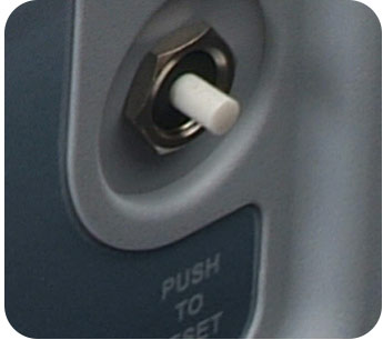 Resettable-Circuit-Breaker